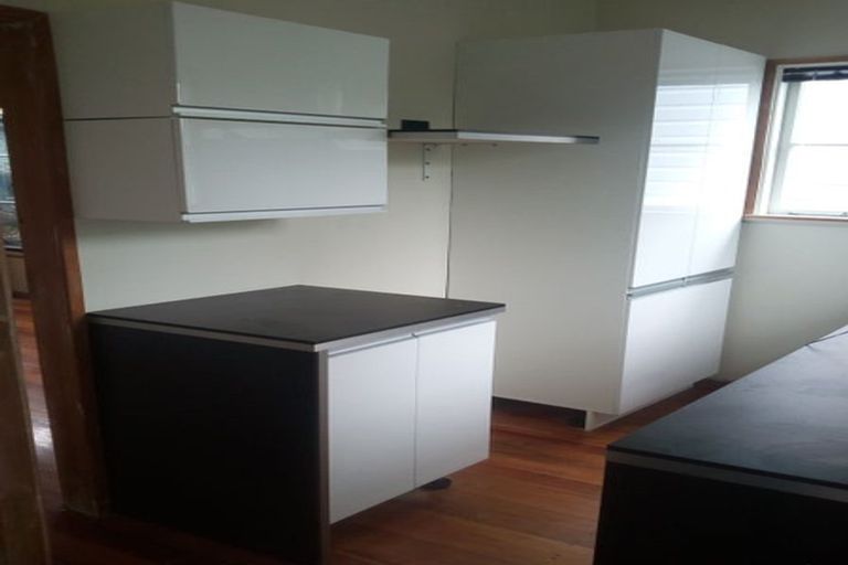 Photo of property in 60 Beach Haven Road, Beach Haven, Auckland, 0626