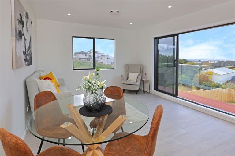 Photo of property in 85d Lake Panorama Drive, Henderson Valley, Auckland, 0614