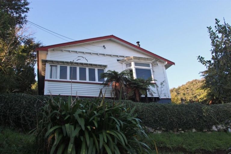 Photo of property in 9 Ashmore Avenue, Cobden, Greymouth, 7802