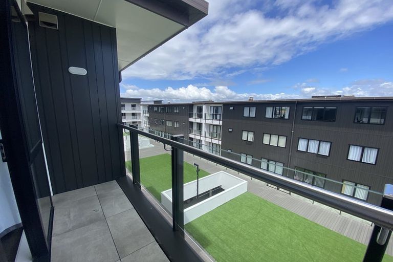 Photo of property in 23/11 Carlos Drive, Flat Bush, Auckland, 2016