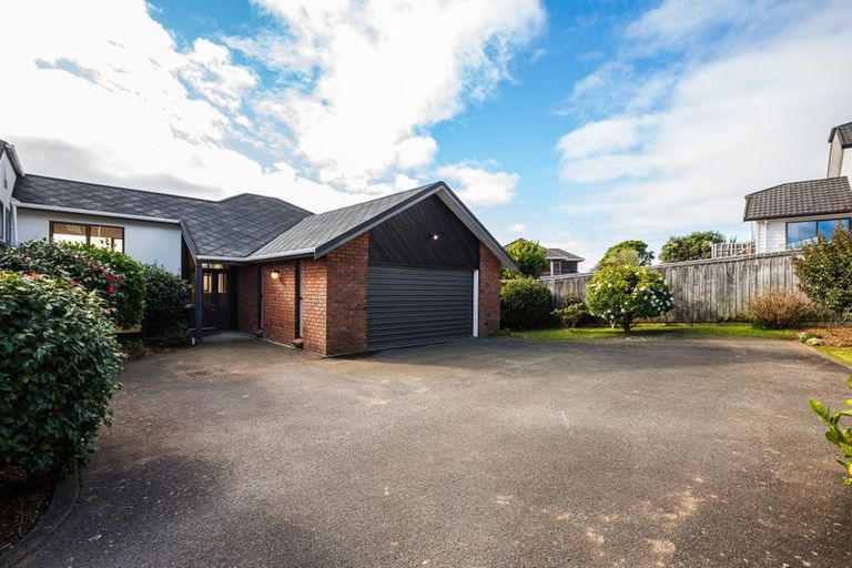 Photo of property in 8 Sailmaker Close, Whitby, Porirua, 5024
