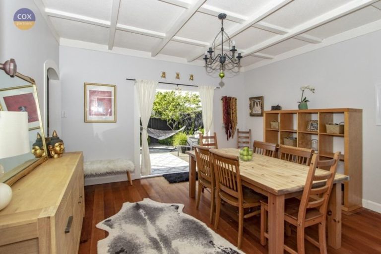 Photo of property in 15 Taradale Road, Marewa, Napier, 4110