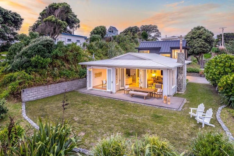 Photo of property in 1 Hydes Road, Raumati South, Paraparaumu, 5032