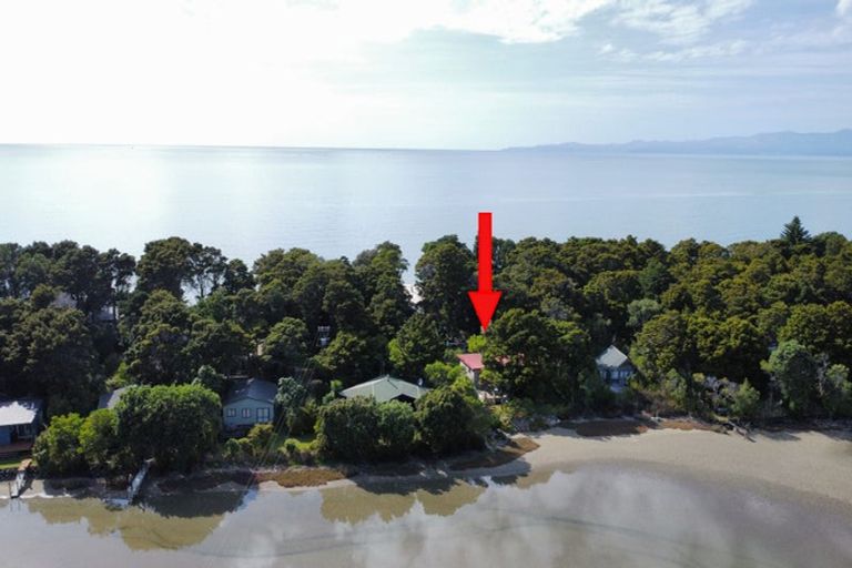 Photo of property in 50 Totara Avenue, Collingwood, 7073