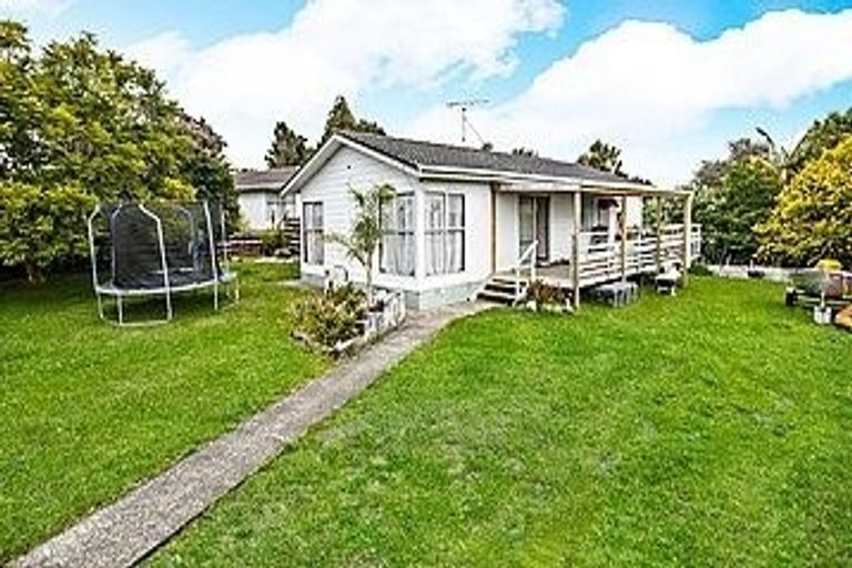 Photo of property in 5 Leatham Crescent, Opaheke, Papakura, 2113