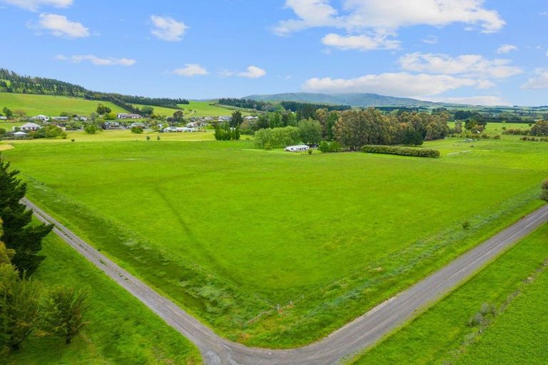 Photo of property in 10 Singleton Street, Waikari, 7420