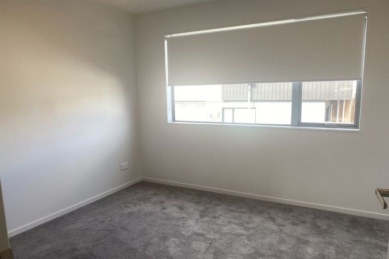 Photo of property in 1/35 Renata Crescent, Te Atatu Peninsula, Auckland, 0610