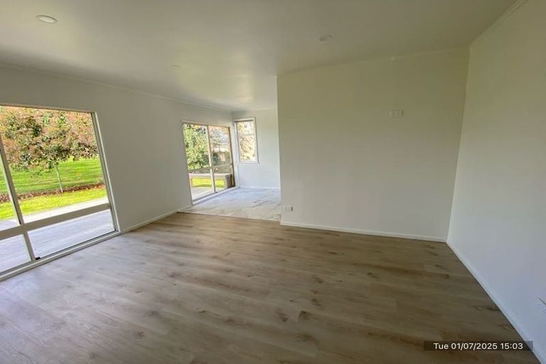 Photo of property in 64 Arimu Road, Papakura, 2110
