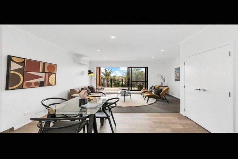 Photo of property in 3/500 Te Atatu Road, Te Atatu Peninsula, Auckland, 0610