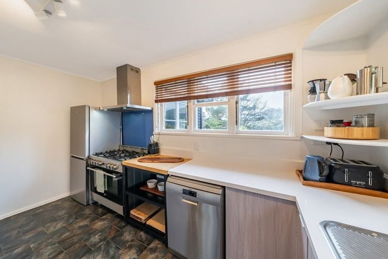Photo of property in 51 Wyndham Road, Pinehaven, Upper Hutt, 5019