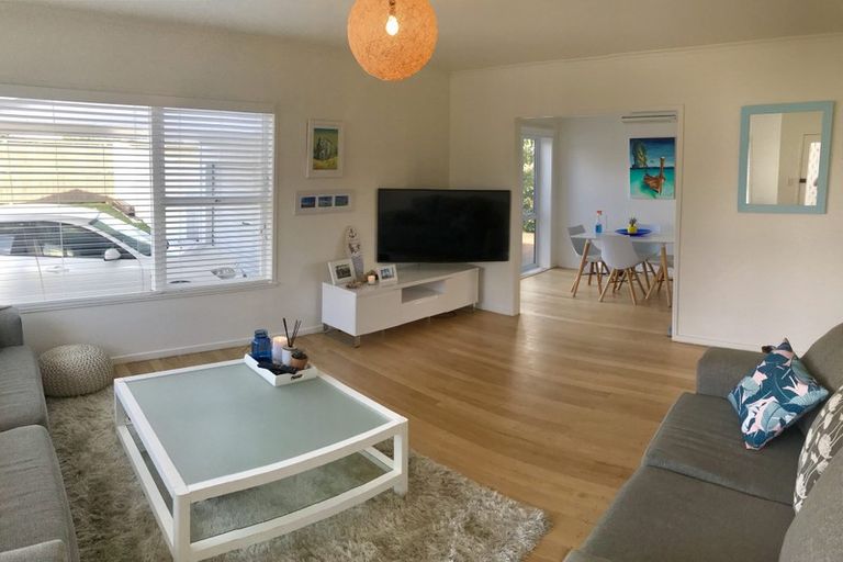 Photo of property in 1/49 Shakespeare Road, Milford, Auckland, 0620