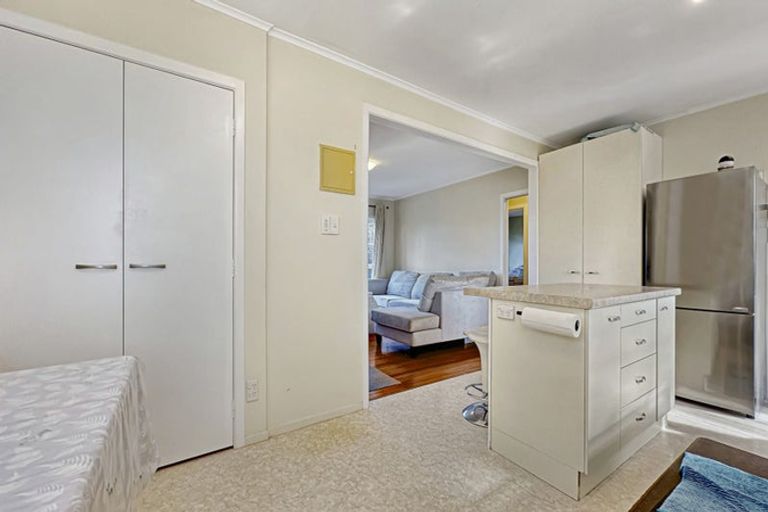 Photo of property in 36 Fairmount Road, Titirangi, Auckland, 0604