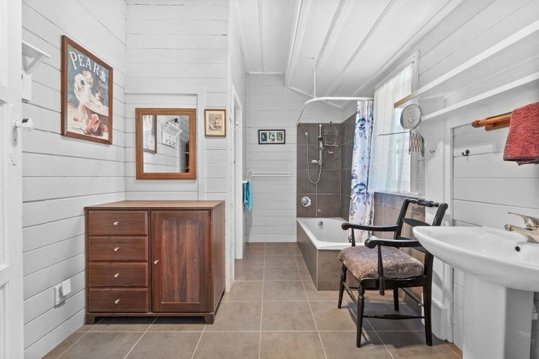 Photo of property in 83 Ross Road, Parua Bay, Onerahi, 0192