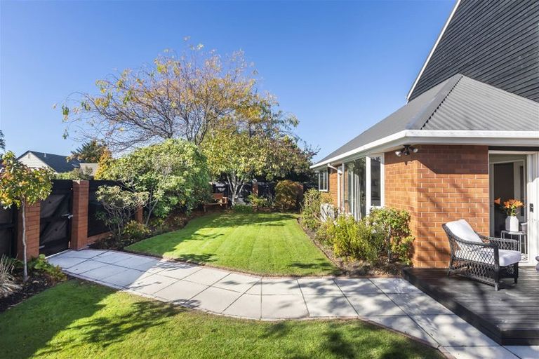 Photo of property in 1/53 Memorial Avenue, Ilam, Christchurch, 8053