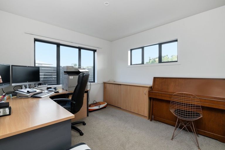 Photo of property in 28 Puhirake Crescent, Pyes Pa, Tauranga, 3112