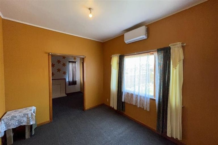 Photo of property in 25 Seddon Avenue, Papatoetoe, Auckland, 2104