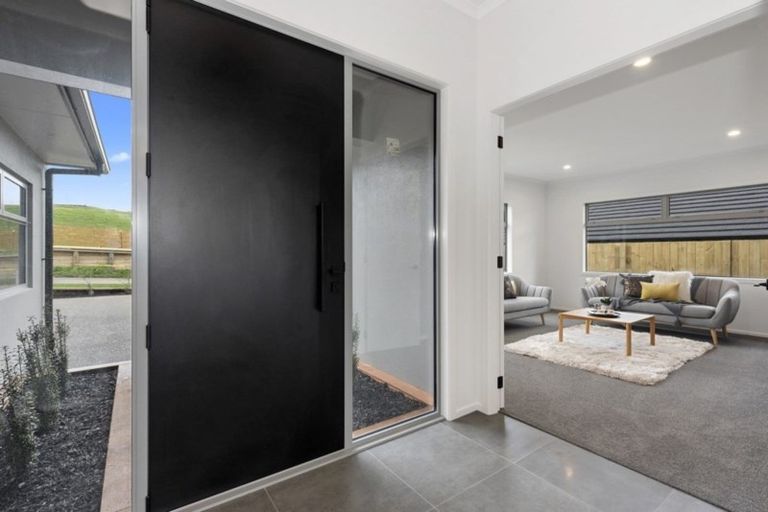 Photo of property in 3 Bosun Place, Te Atatu Peninsula, Auckland, 0610