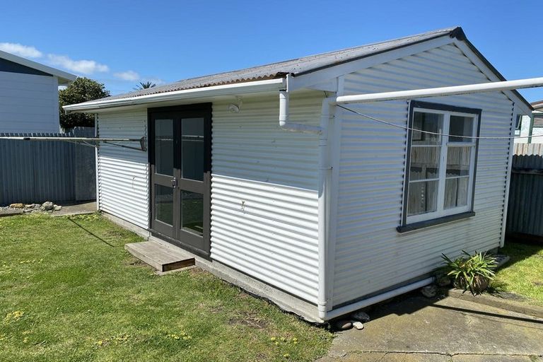 Photo of property in 10 Cornfoot Street, Castlecliff, Whanganui, 4501