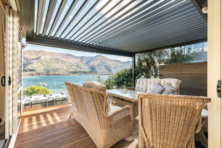 Photo of property in 32 Lismore Street, Wanaka, 9305