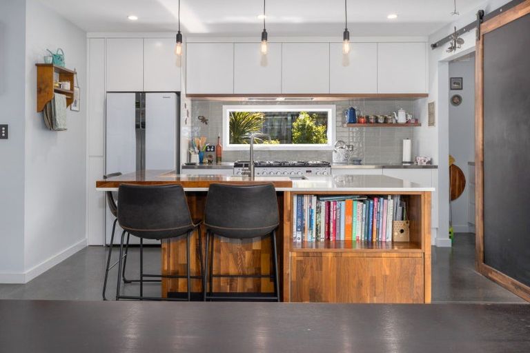 Photo of property in 40 Banks Boulevard, Whitby, Porirua, 5024