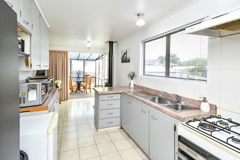 Photo of property in 13 Fiesta Drive, Half Moon Bay, Auckland, 2012