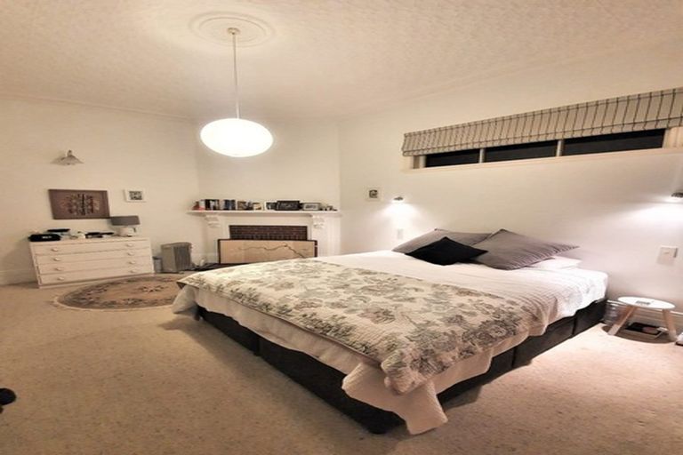 Photo of property in 294 Oriental Parade, Oriental Bay, Wellington, 6011