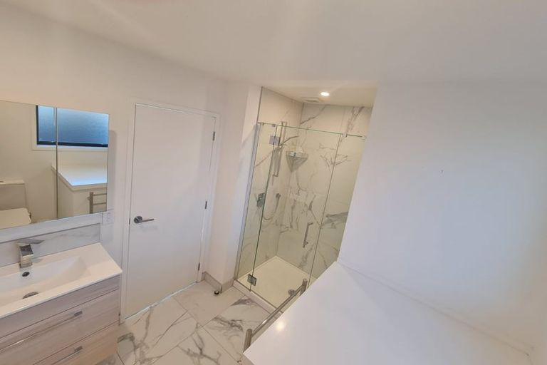 Photo of property in 3/183 Cambridge Terrace, Fairfield, Lower Hutt, 5011