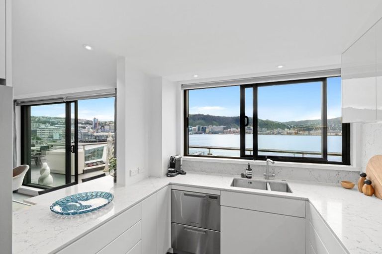 Photo of property in Bay Point Apartments, 6b/172 Oriental Parade, Oriental Bay, Wellington, 6011