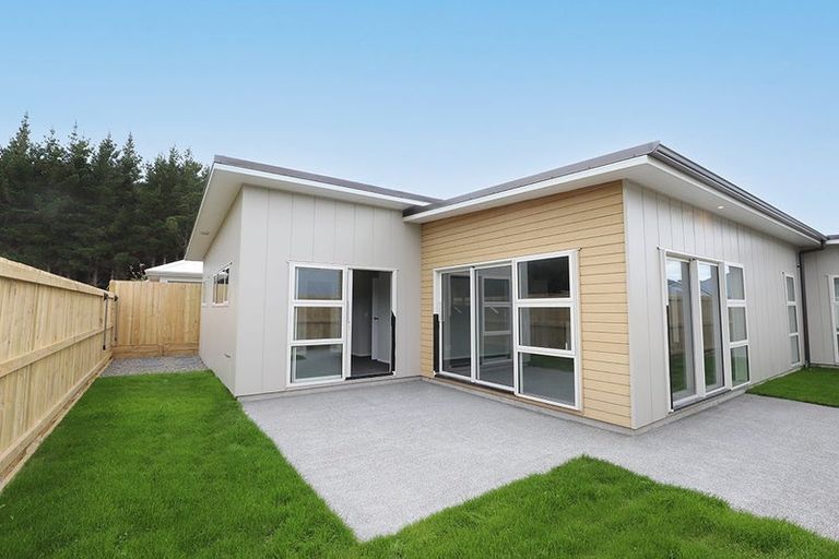 Photo of property in 42 Te Ara O Roimata, Wainuiomata, Lower Hutt, 5014