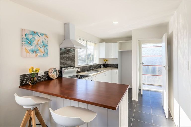 Photo of property in 4/4a Hayton Road, Hornby, Christchurch, 8042