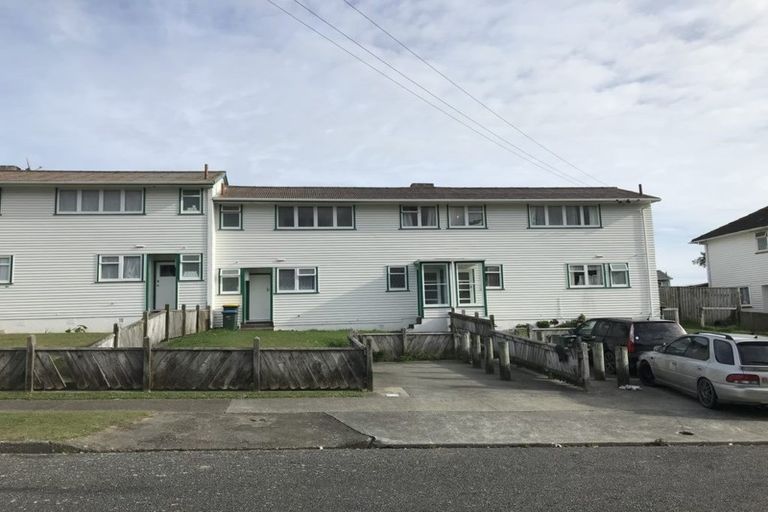 Photo of property in 24-30 Cheshire Street, Cannons Creek, Porirua, 5024