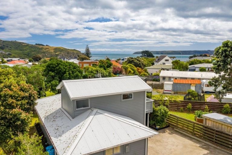 Photo of property in 2a Kapiti Crescent, Titahi Bay, Porirua, 5022