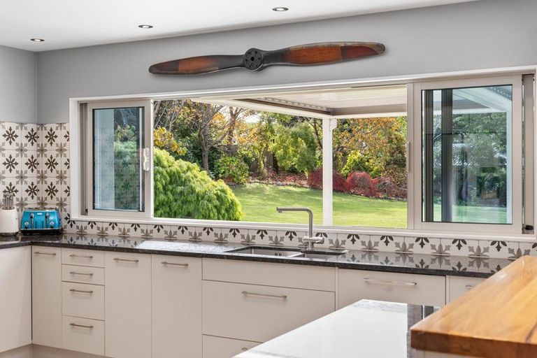 Photo of property in 158 Raumati Road, Raumati Beach, Paraparaumu, 5032