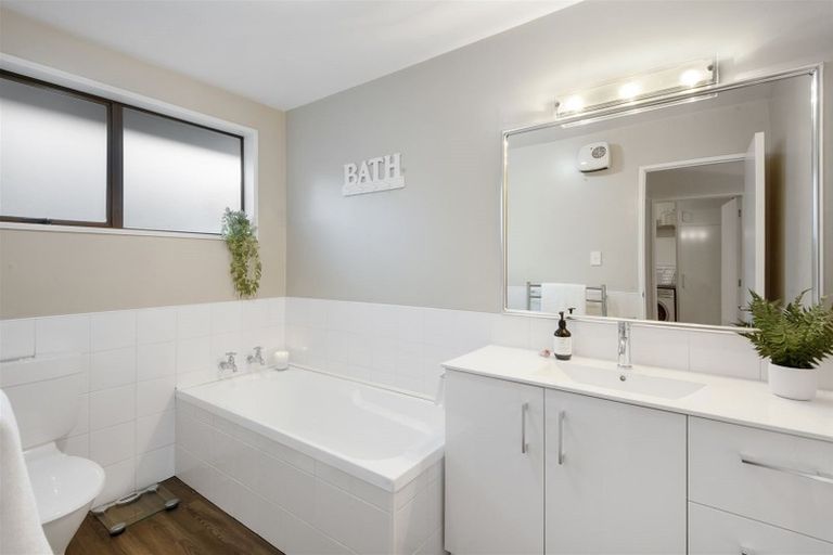 Photo of property in 27b Montclare Avenue, Ilam, Christchurch, 8041