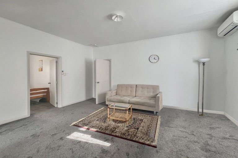 Photo of property in 124 Randwick Road, Moera, Lower Hutt, 5010