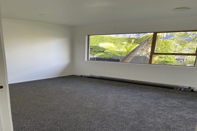 Photo of property in 1/43 Seaton Road, Murrays Bay, Auckland, 0630