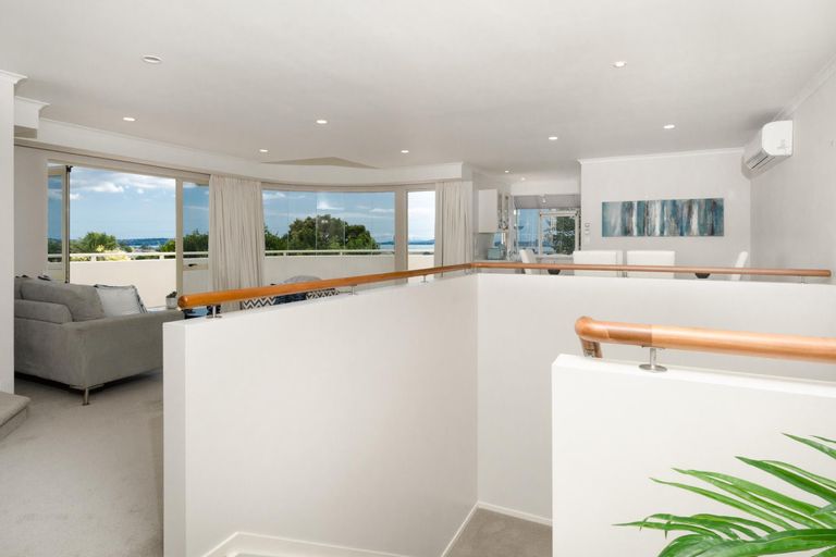 Photo of property in 1/213 Te Atatu Road, Te Atatu South, Auckland, 0610