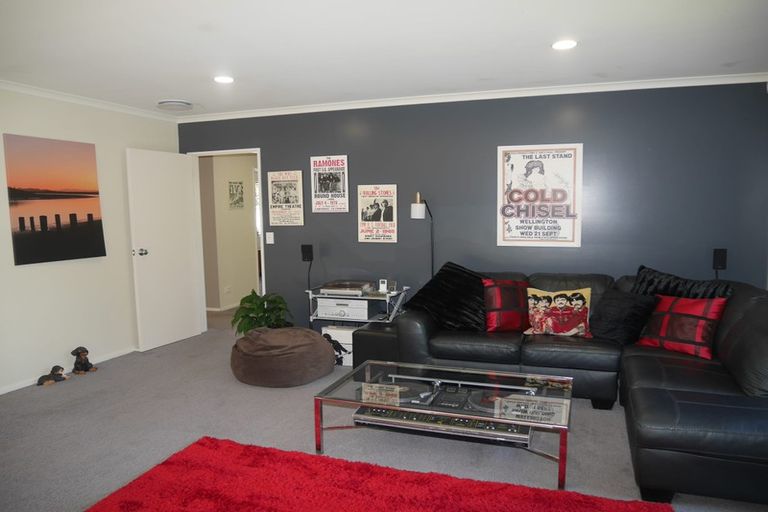 Photo of property in 121 Weggery Drive, Waikanae Beach, Waikanae, 5036