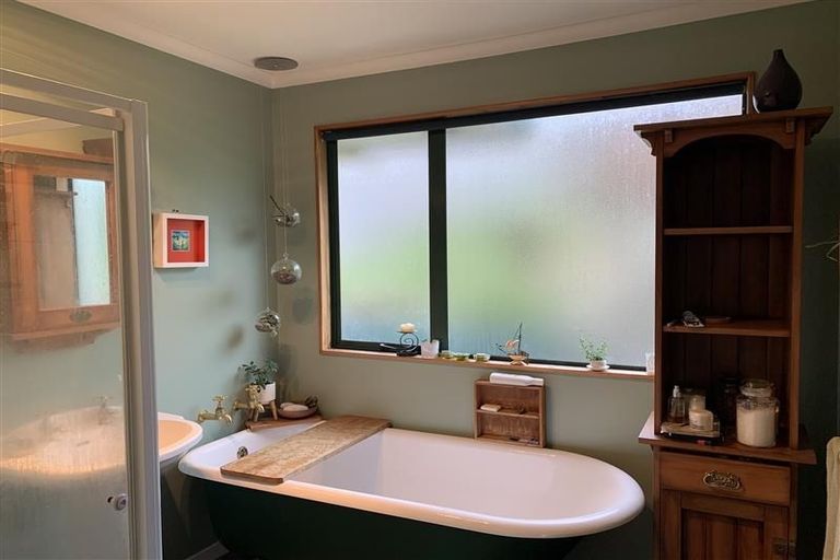 Photo of property in 24 Matipo Terrace, Toi Toi, Nelson, 7010