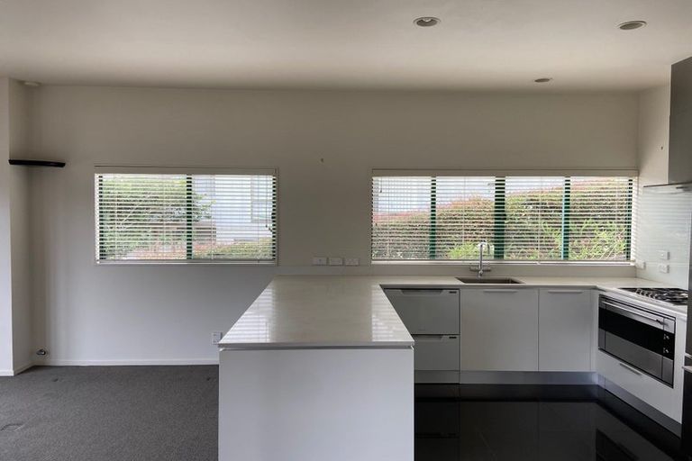 Photo of property in 1/17 Hart Road, Hauraki, Auckland, 0622