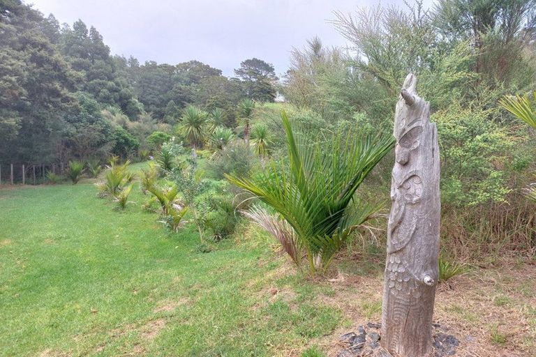 Photo of property in 147 Whaka Road, Maungaturoto, 0520