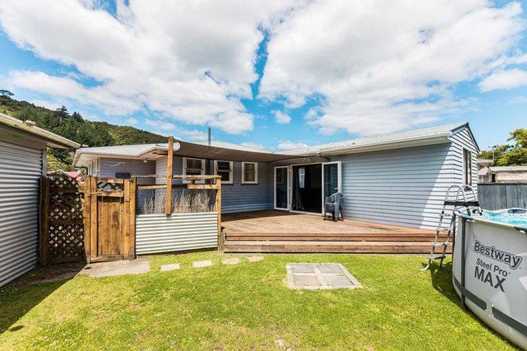 Photo of property in 51 Parenga Street, Wainuiomata, Lower Hutt, 5014