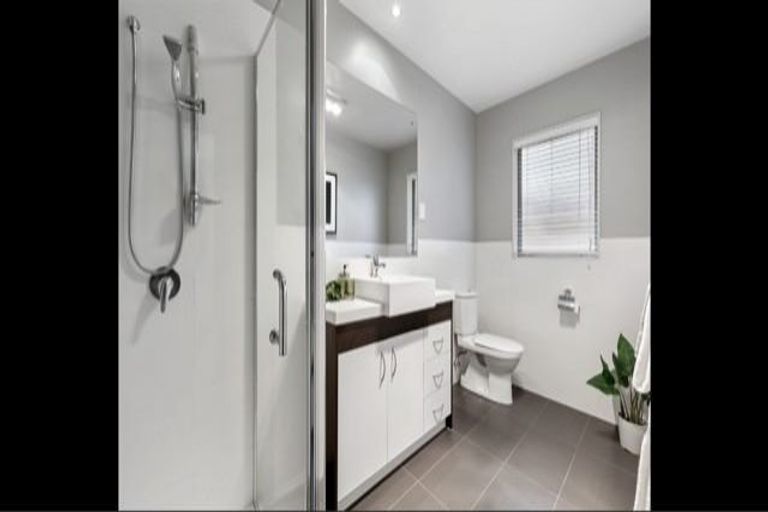 Photo of property in 46 Newbury Place, Schnapper Rock, Auckland, 0632