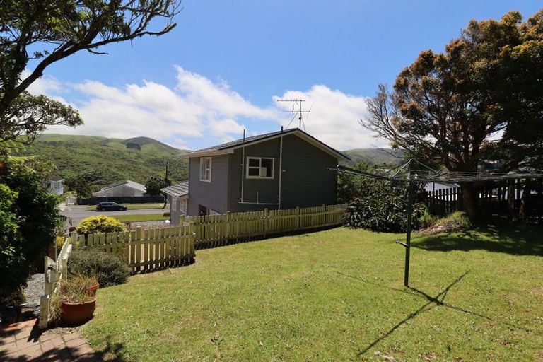 Photo of property in 124 Major Drive, Kelson, Lower Hutt, 5010