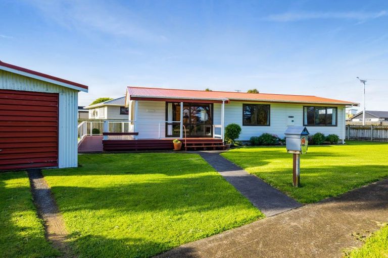 Photo of property in 1 Domett Street, Opunake, 4616