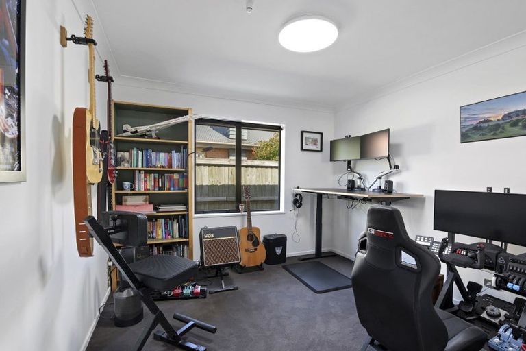 Photo of property in 8 Sentinel Place, Halswell, Christchurch, 8025