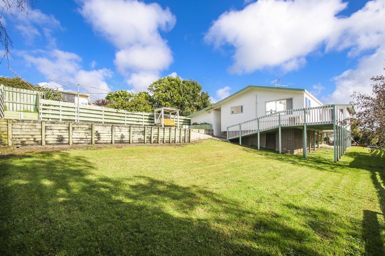 Photo of property in 3 Malmo Place, Massey, Auckland, 0614