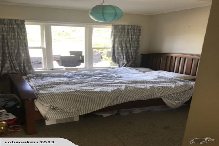 Photo of property in 2/20 Hutchinsons Road, Bucklands Beach, Auckland, 2014