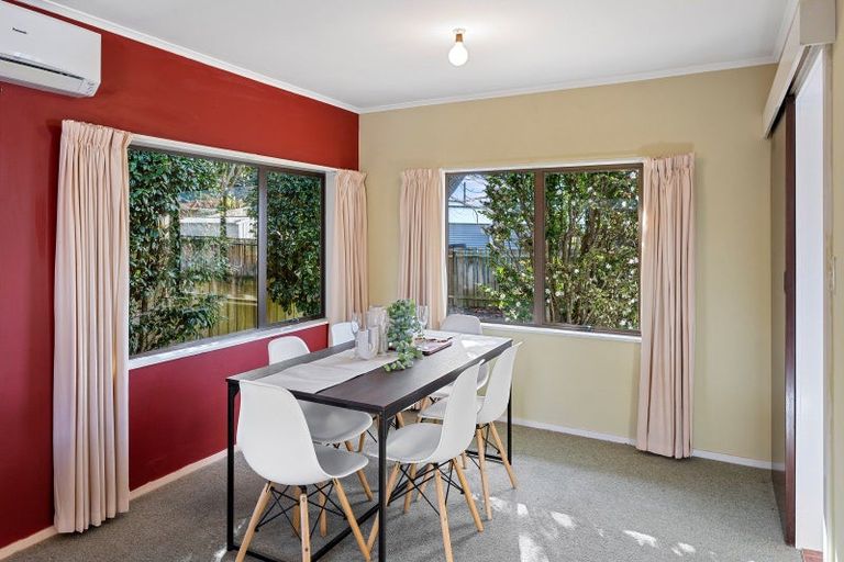 Photo of property in 10 Renata Road, Otaki, 5512