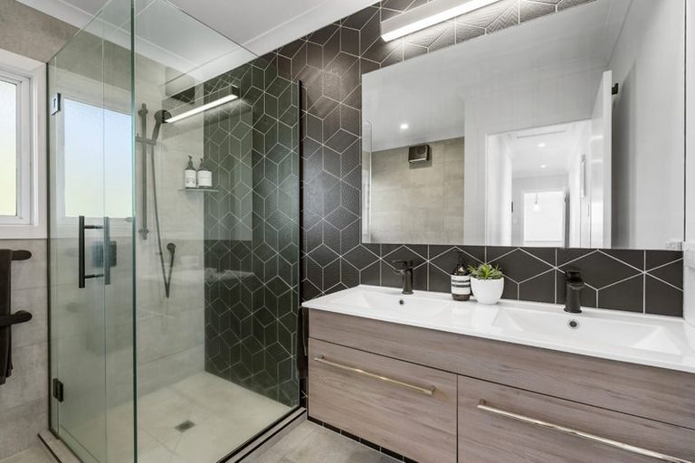 Photo of property in 3/7 Onepoto Road, Hauraki, Auckland, 0622